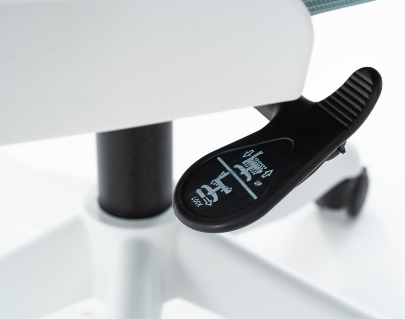 Fotel biurowy ergonomiczny obrotowy siateczkowy bujany krzesło błękitno-biały Prime